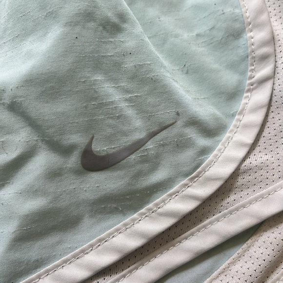Nike tempo shorts - Picture 2 of 4